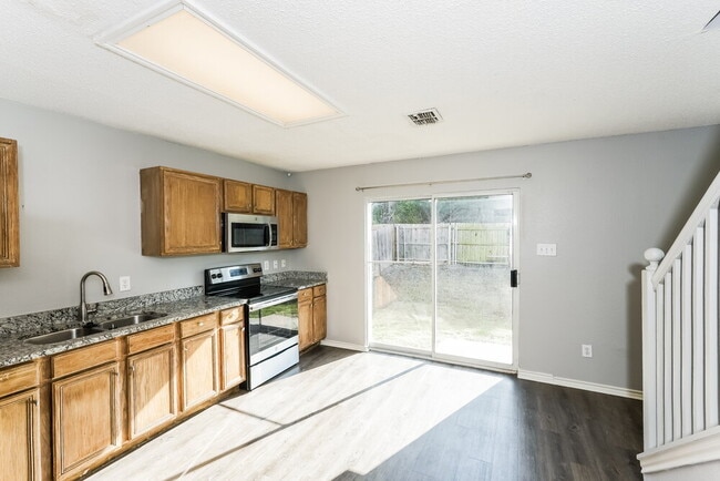 Building Photo - 320 Capricorn St