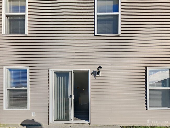 Building Photo - 2376 Bridlewood Dr