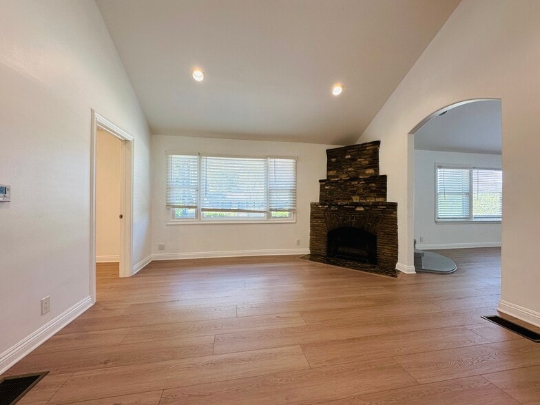 Building Photo - 5148 Otis Ave