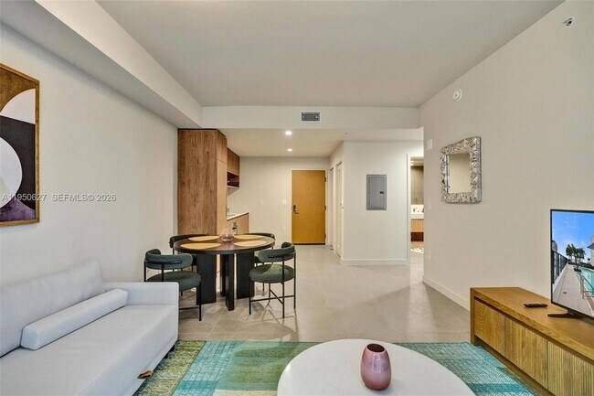 Building Photo - 11 NE 6th St