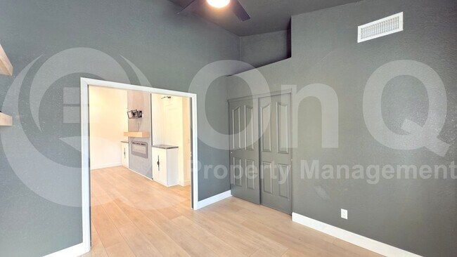 Building Photo - 214 N Silverado St