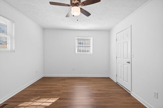 Building Photo - 5143 Ponderosa Farm Rd