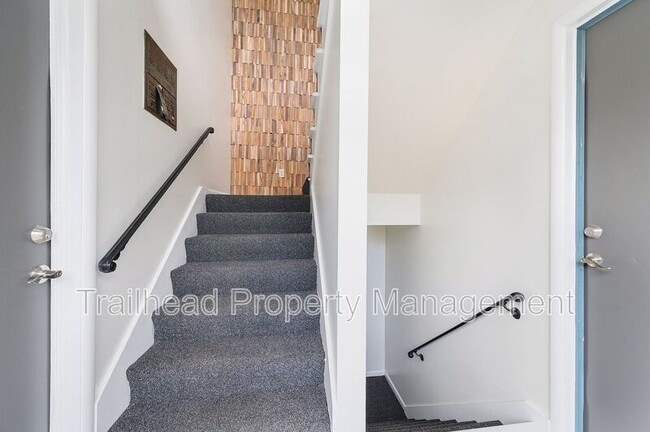 Building Photo - 7801 W 83rd St