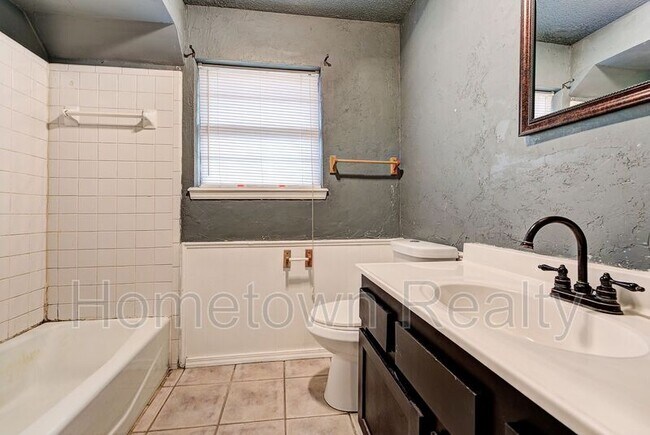 Building Photo - 320 Cedar Crest Dr
