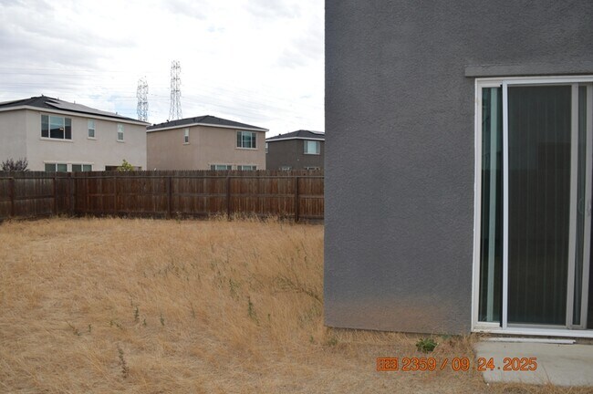 Building Photo - 2411 Urdaneta Way
