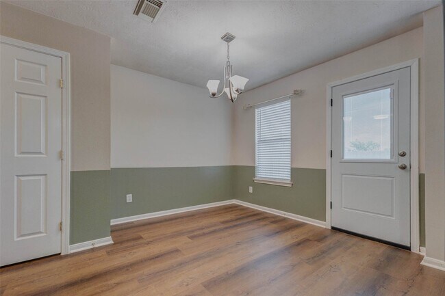 Building Photo - 18114 Noble Forest Dr