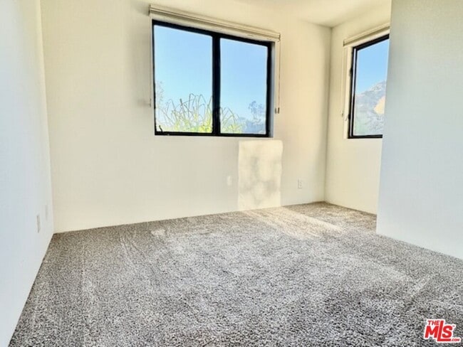 Building Photo - 6441 Bryn Mawr Dr