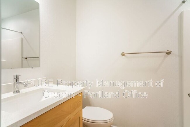 Building Photo - 6794 N McKenna Ave