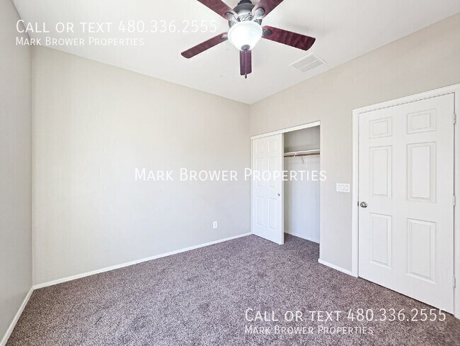 Building Photo - 1158 E Blackfoot Daisy Dr