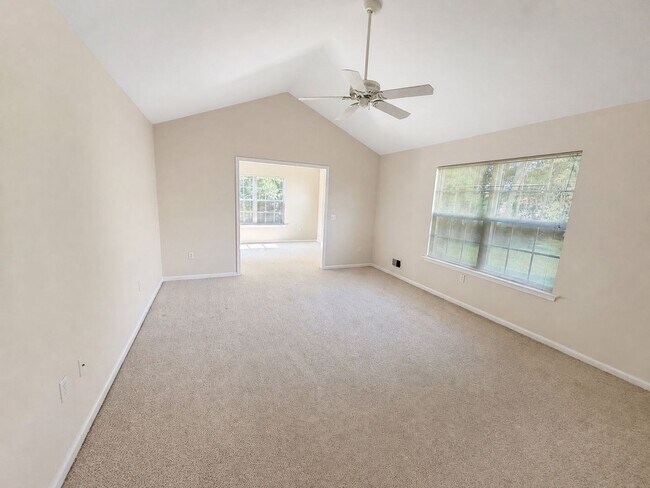 Building Photo - 3579 Vicari Ave