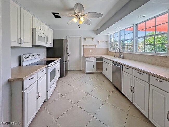 1303 SE 22nd Terrace 1303 SE - 1303 Se 22nd Terrace Cape Coral Fl Building Photo