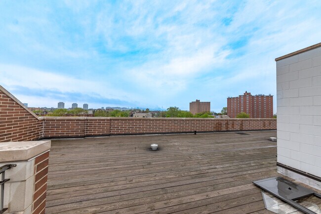 Building Photo - 4021 S Ellis Ave