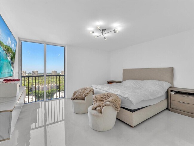 Building Photo - 19707 Turnberry Way