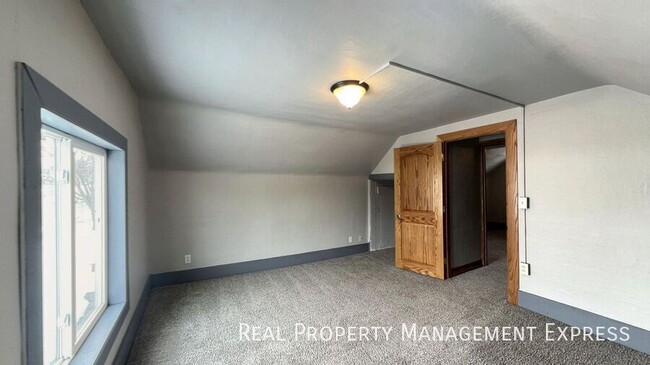 Building Photo - 1125 N Minnesota Ave