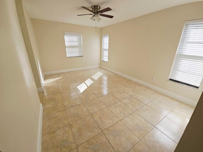 Building Photo - 5894 Longbow Ln