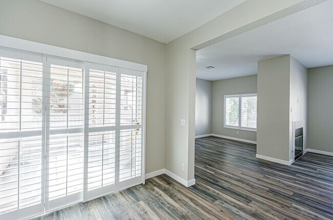 Building Photo - Green Valley Condo