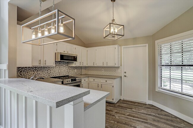 Building Photo - 22 W Mistybreeze Cir