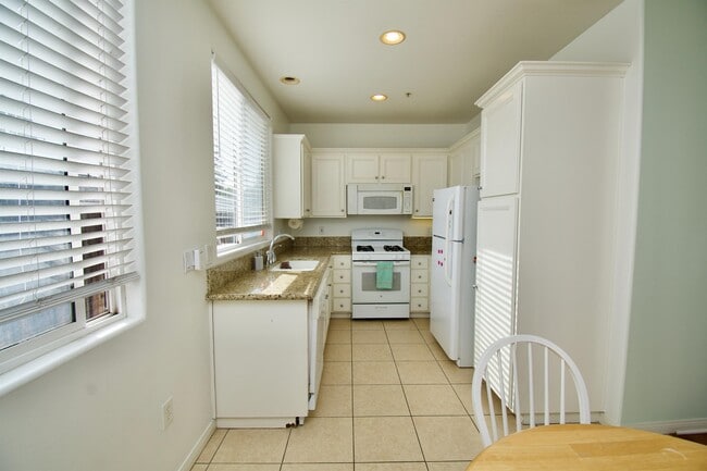 Building Photo - 20462 Savanna Ln