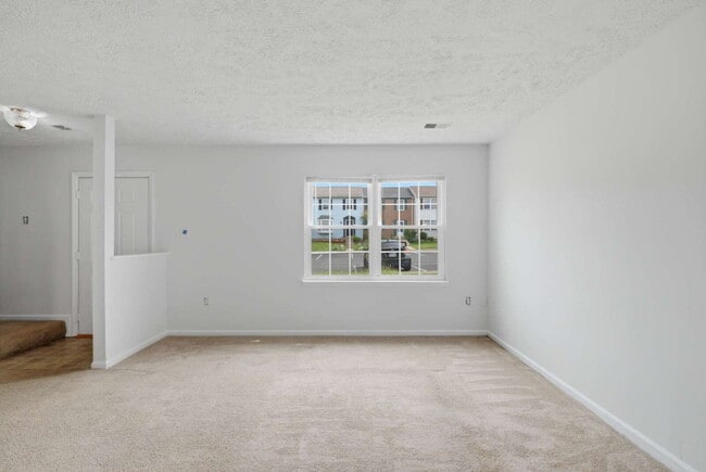 Building Photo - Beautifully Refreshed 3BR Townhome with Private Fenced Backyard in Brandy Station