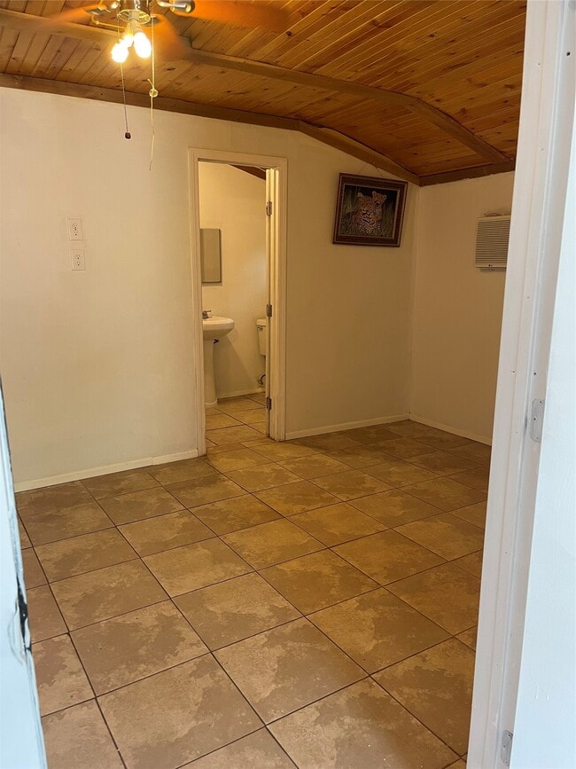 Building Photo - 1407 1/2 Godwin St