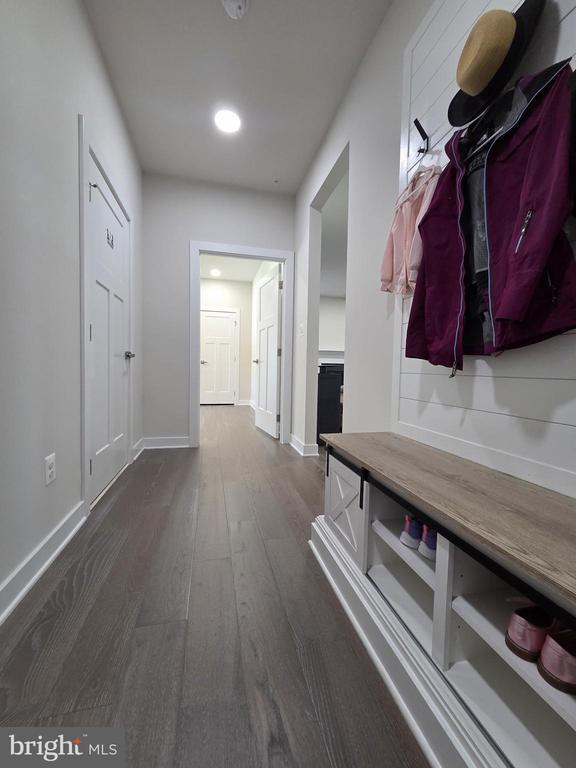 Building Photo - 7550 Mint Springs Ct