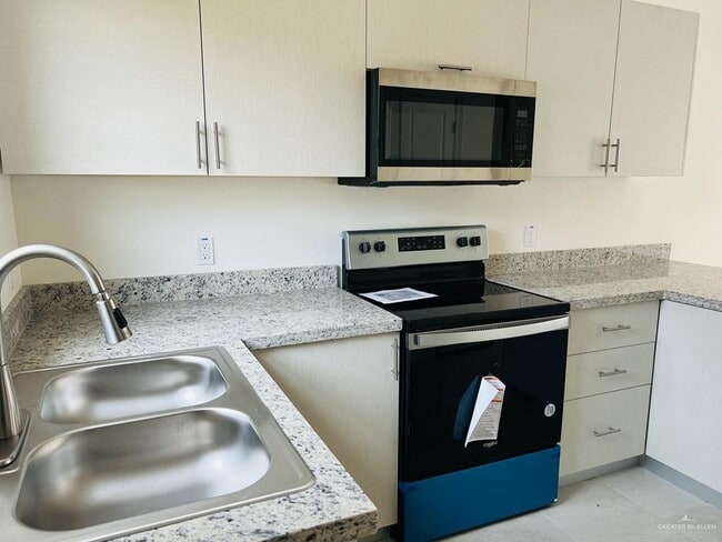 Building Photo - 15 W Garfield Ave