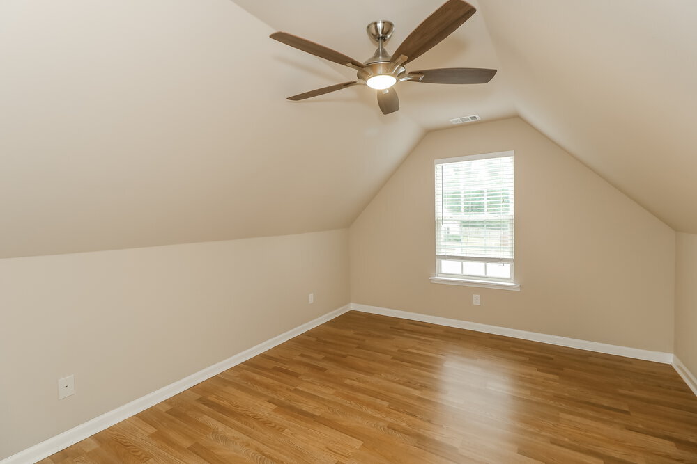 Building Photo - 465 Aristocrat Dr SW