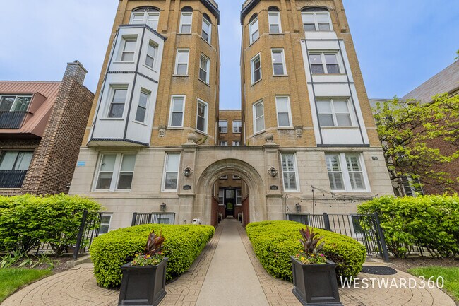 Building Photo - 2636 N Orchard-4F