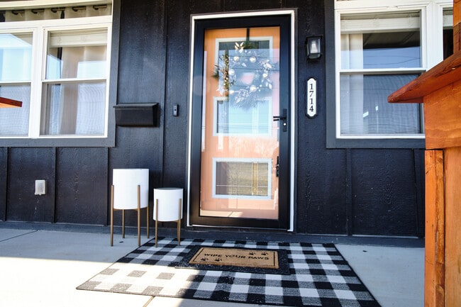 Building Photo - 1714 Milburn St