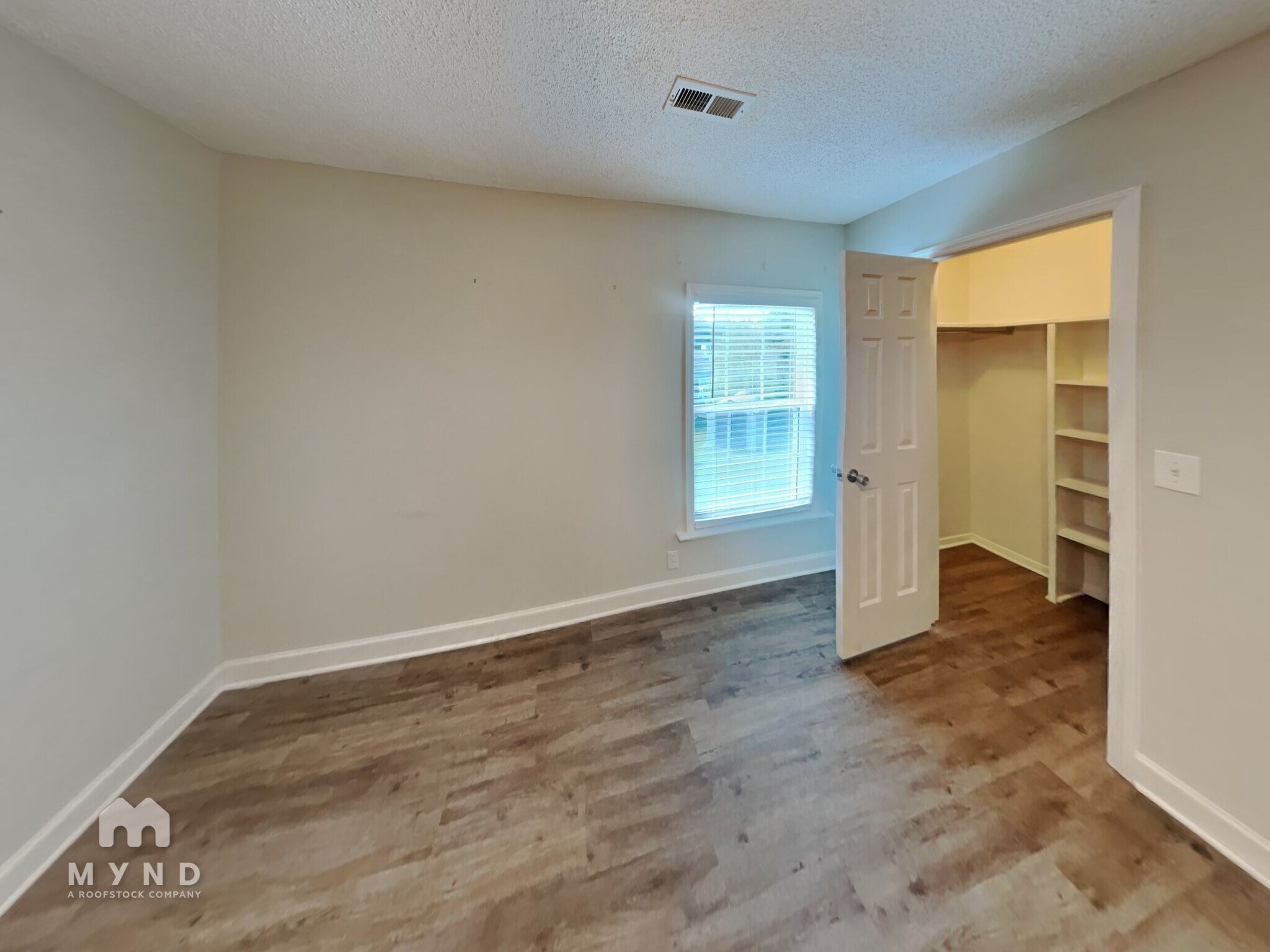 Building Photo - 3306 Woodland Park Rd