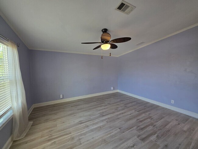 Building Photo - Downtown Gulfport - The Pineapple House