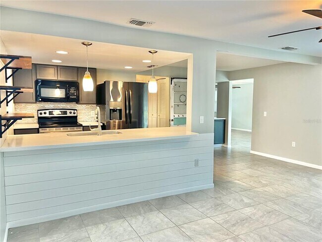 Building Photo - 9011 Ledgestone Ln