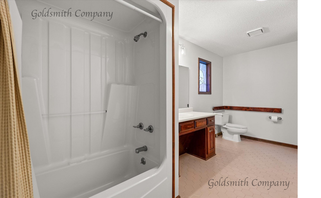 Building Photo - 208 Yellow Poplar Ct