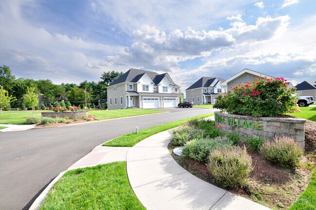 Building Photo - 5 Oakwood Cir