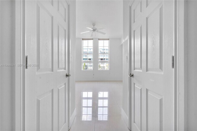 Building Photo - 3001 NE 185th St