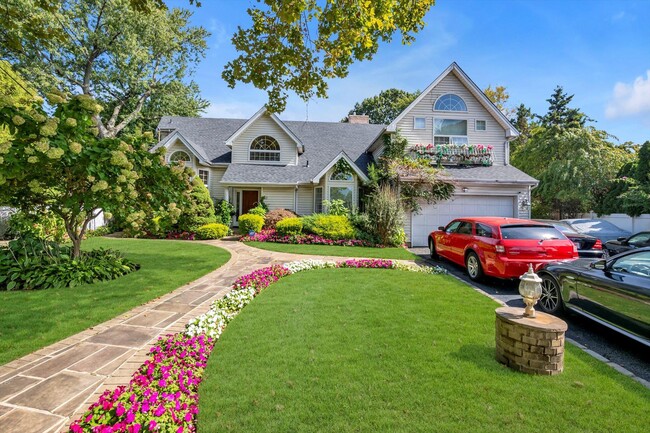Primary Photo - 12 Gold Cir