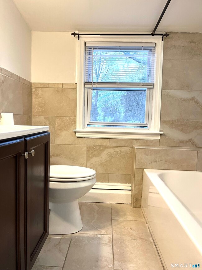 Building Photo - 657 Naugatuck Ave