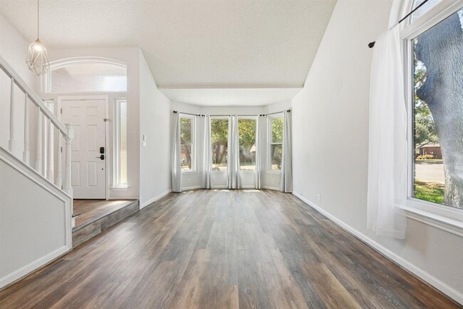 Building Photo - 1106 Redbird Dr