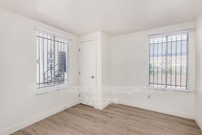 Building Photo - 1538 W Fillmore St