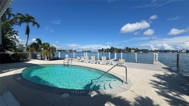 Building Photo - 405 N Hibiscus Dr