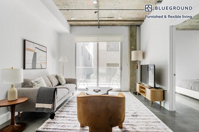 Building Photo - 3838 Dunn Dr