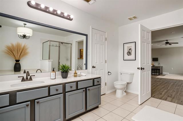 Building Photo - 10633 Lipan Trail