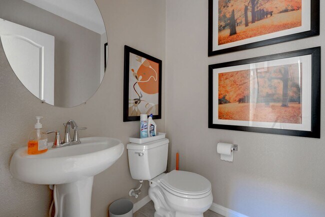 Building Photo - 7765 Floral Fabric Ct