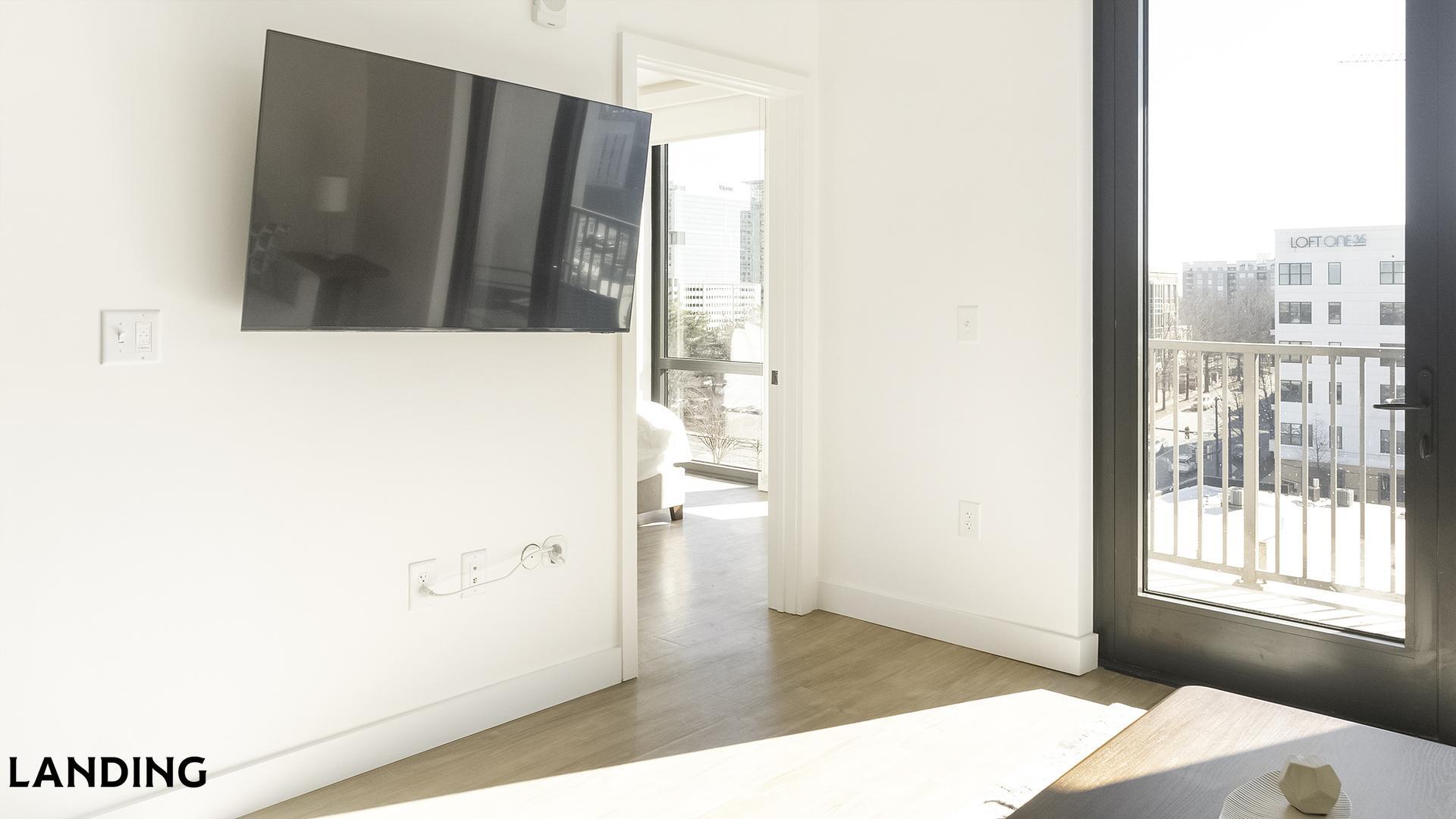 Building Photo - 1007 S Mint St