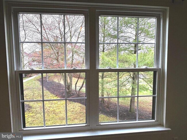 Building Photo - 24 Pickwick Pl