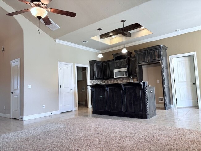 Building Photo - Large four bedroom home in Edmond