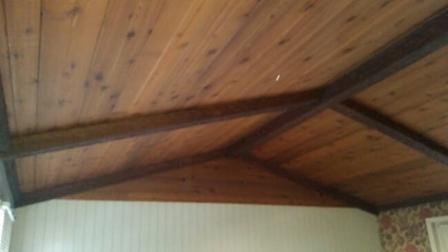 Building Photo - Occupied, do not disturb tenants. 1950's Craftsman 2br 2ba duplex on two levels, lawncare provide...