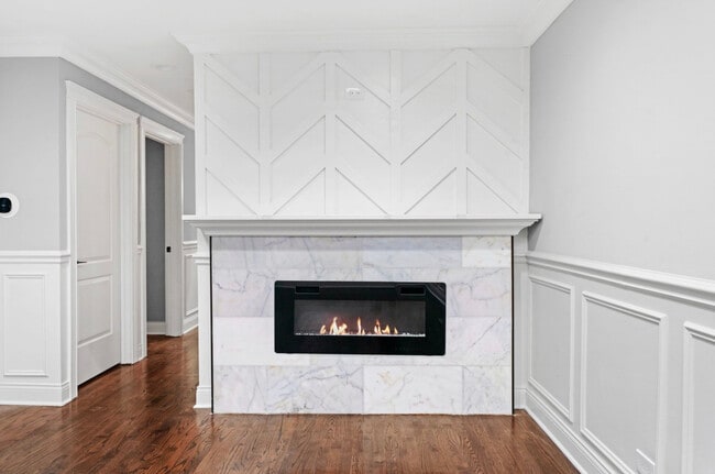 Building Photo - 9347 S Luella Ave