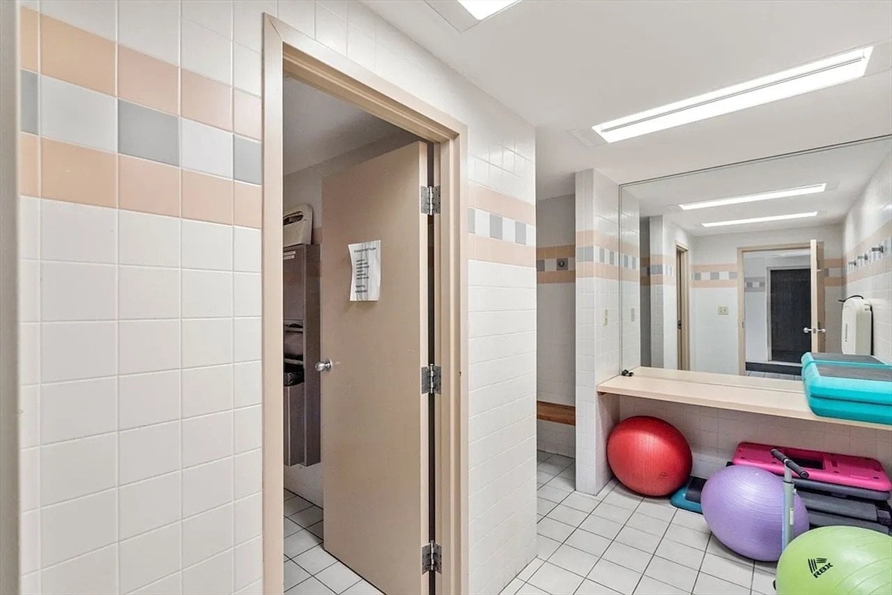 Building Photo - 1321 Worcester Rd