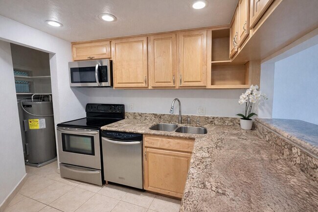 Building Photo - 5300 NE 24th Terrace